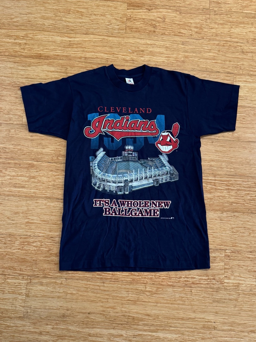 Vintage 1994 Cleveland Indians blue MLB Fruit of the Loom graphic t-shirt